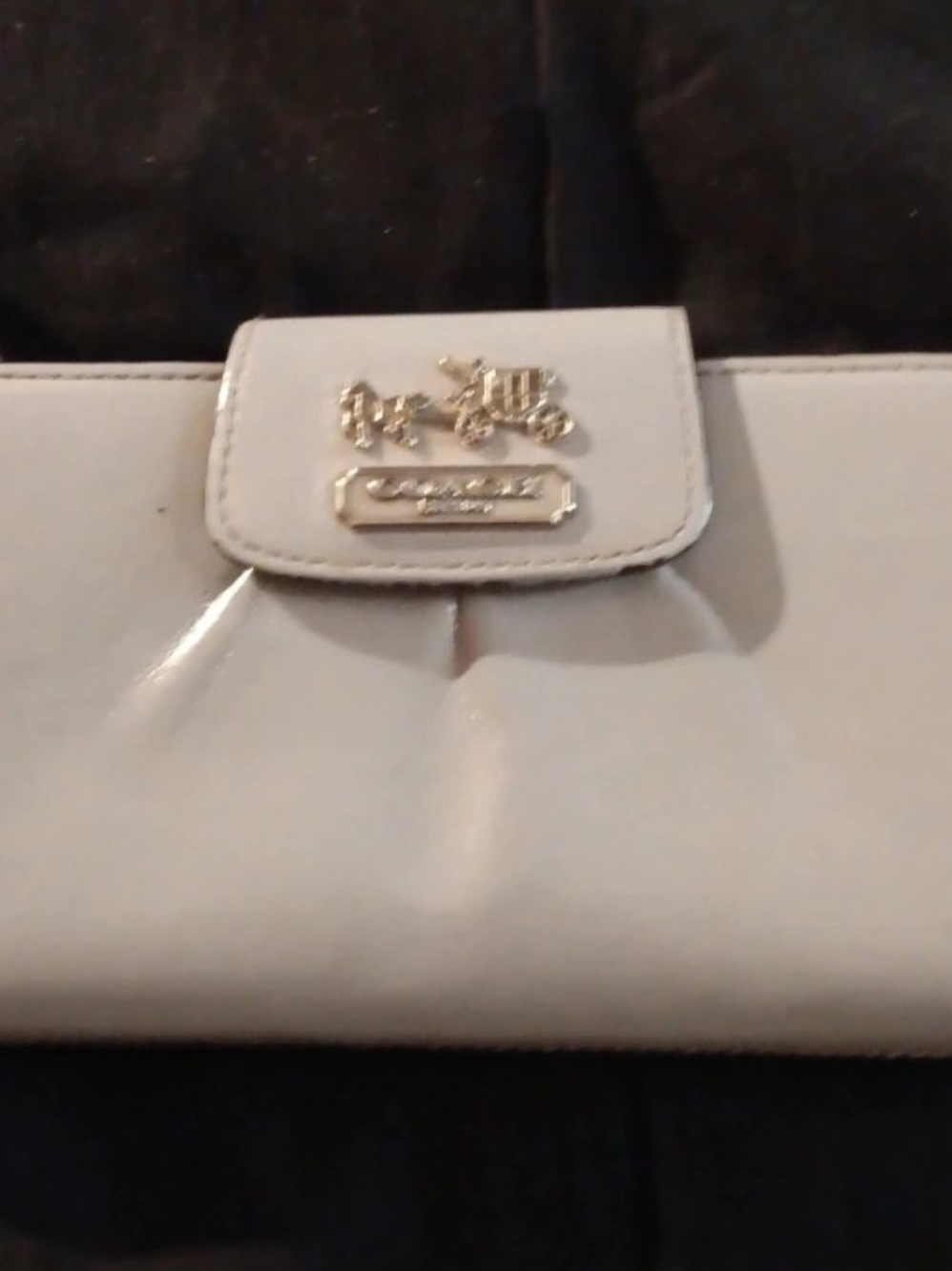 Coach Women's Light Gray Leather Wallet with Horse & Carriage Emblem